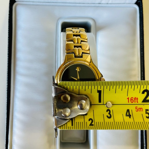 Movado Ladies goldtone watch - comes in original packaging and box - Picture 4 of 5